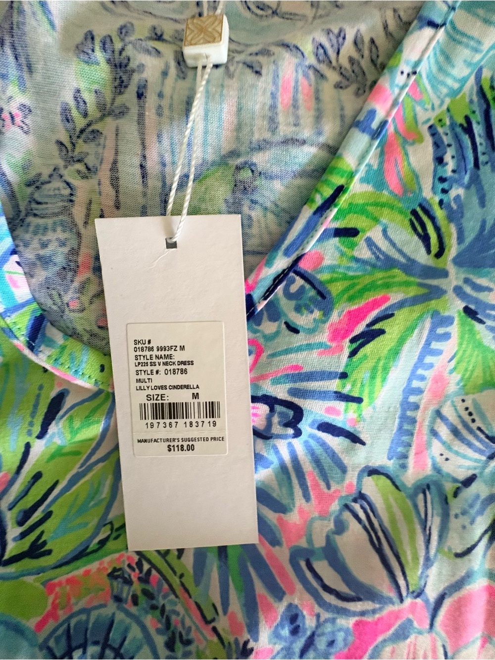 Lilly Pulitzer V neck dress “Lilly loves Cinderella” size M NWT!!! - Picture 4 of 5
